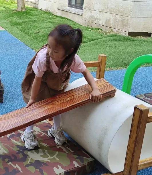 滚筒探索记 海宁市庆安幼儿园游买球的app戏故事(图2) 滚筒探索记 海宁市庆安幼儿园游买球的app戏故事(图2)